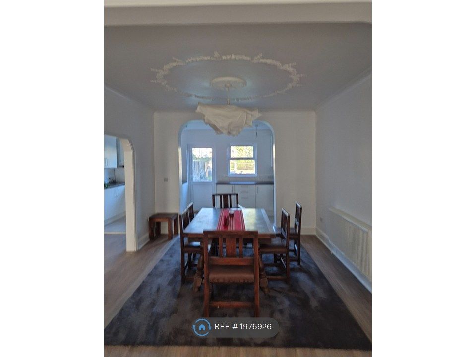 Property photo 3 of 9 Dining Room