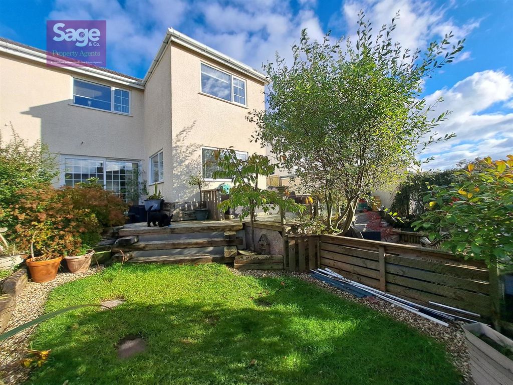 Property photo 1 of 32