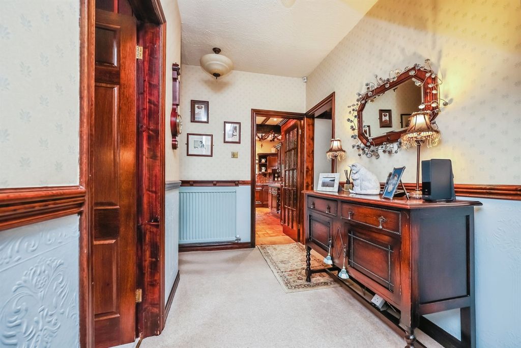 Property photo 3 of 27