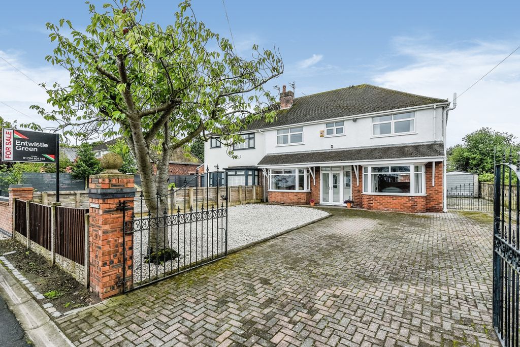 Property photo 1 of 17 Photography