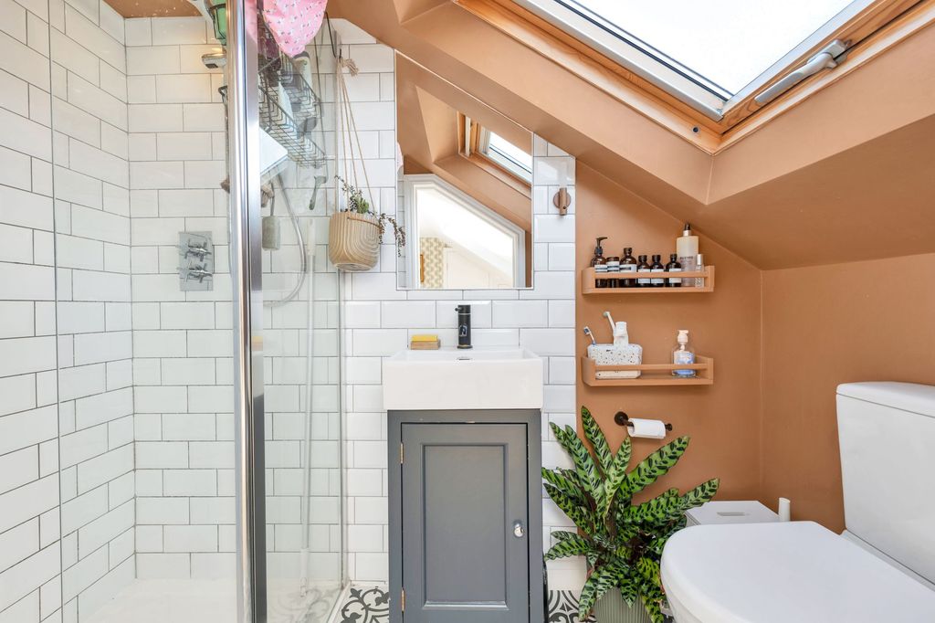 Property photo 3 of 25