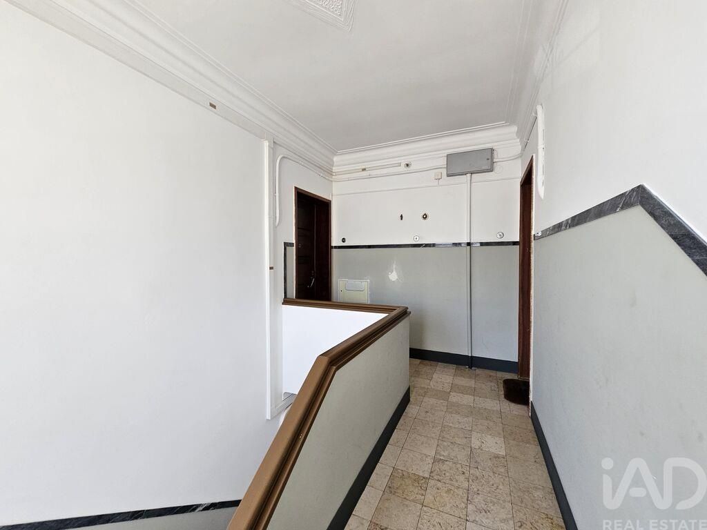 Property photo 2 of 28