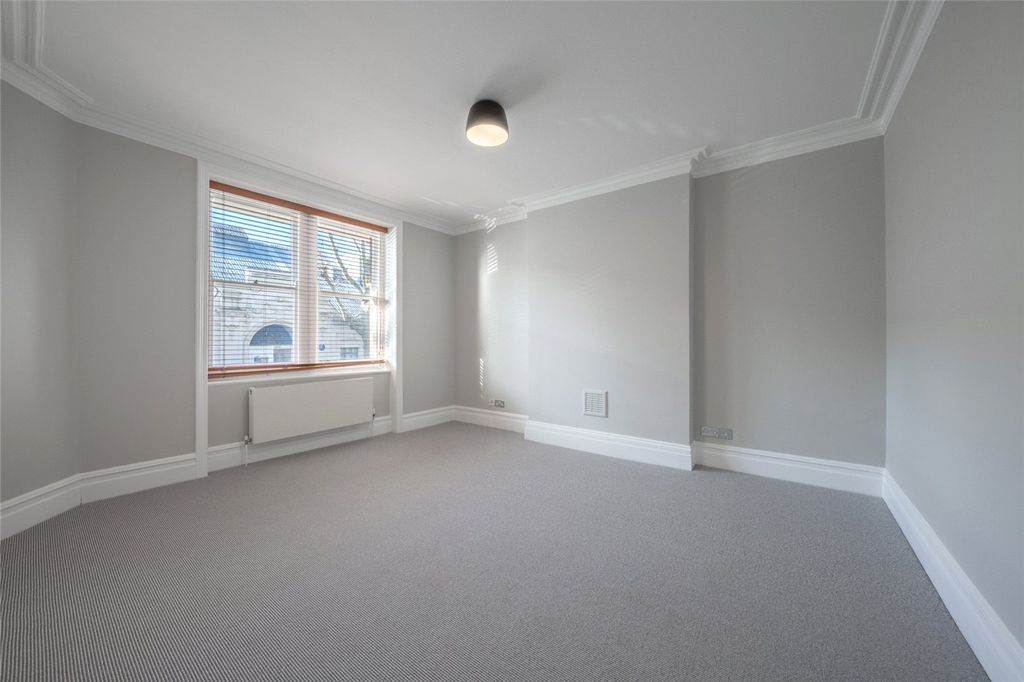 Property photo 1 of 11 Picture No. 02