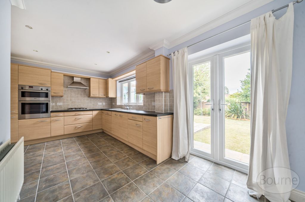Property photo 2 of 22 Bbbfd170-25d8-4F3...