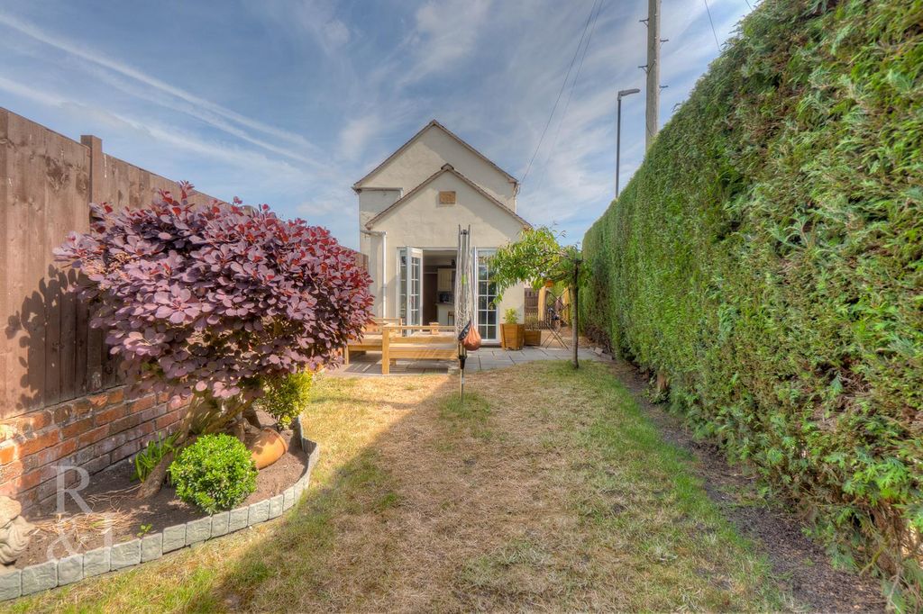 Property photo 2 of 17 Batched  (9).Jpg