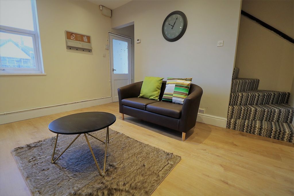 Property photo 2 of 7 Lounge