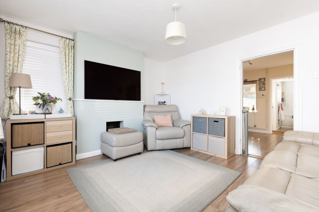 Property photo 2 of 13