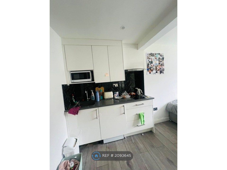 Property photo 2 of 5 Kitchen