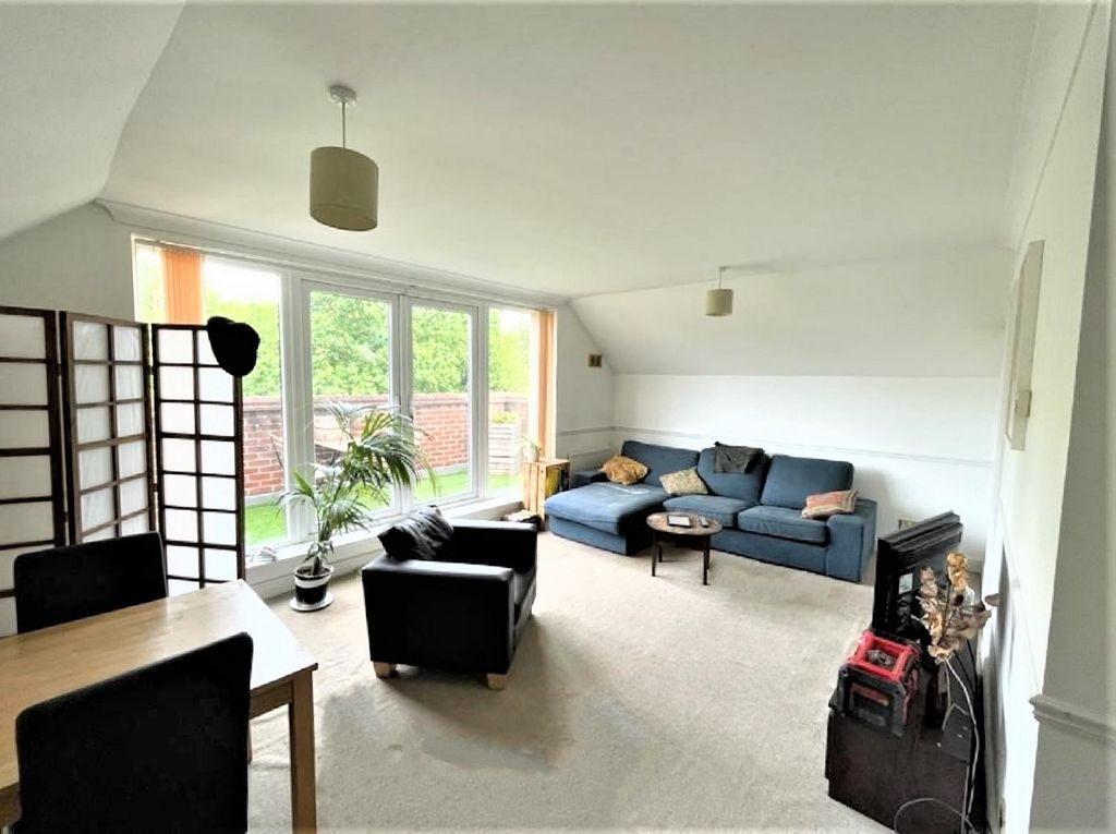 Property photo 2 of 10 1