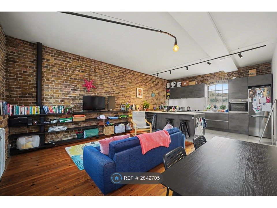 Property photo 1 of 13 Reception