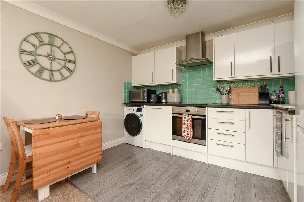 Property photo 3 of 8 Kitchen