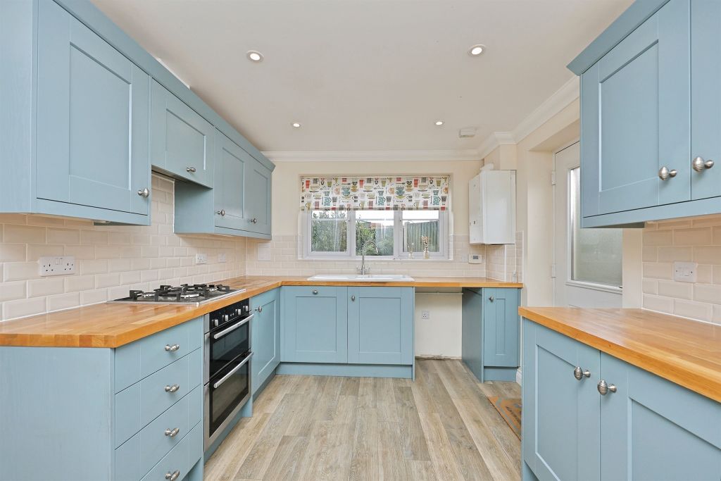 Property photo 2 of 16