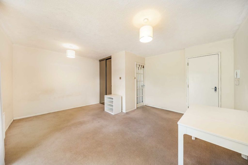 Property photo 2 of 4