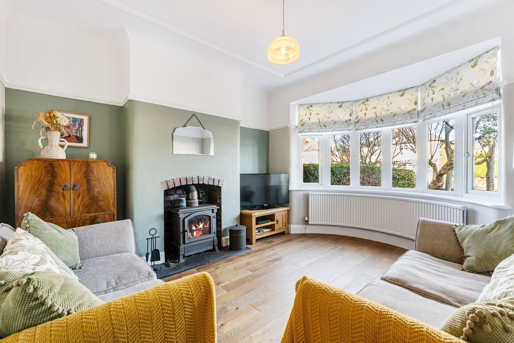 Property photo 2 of 29