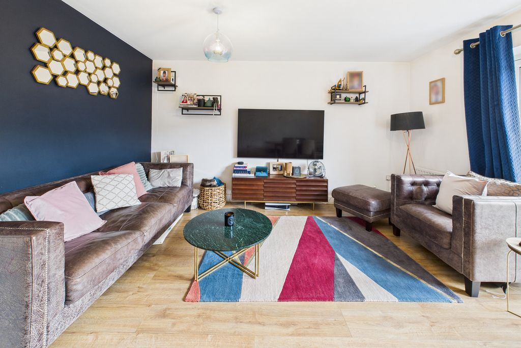 Property photo 3 of 23