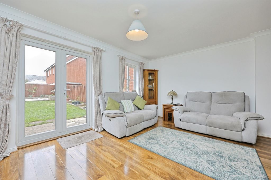 Property photo 3 of 18