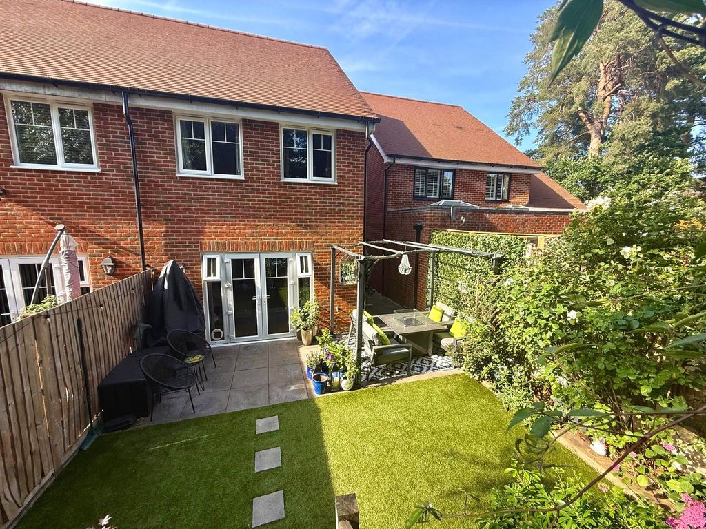 Property photo 2 of 28 Picture No. 53
