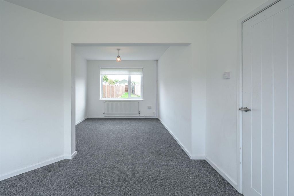 Property photo 3 of 25