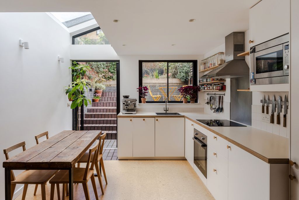 Property photo 1 of 25 307251 - 8 Foxwell Mews-35.Jpeg