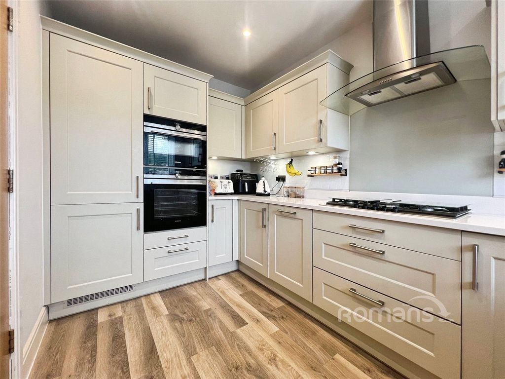 Property photo 3 of 24 Picture No. 21