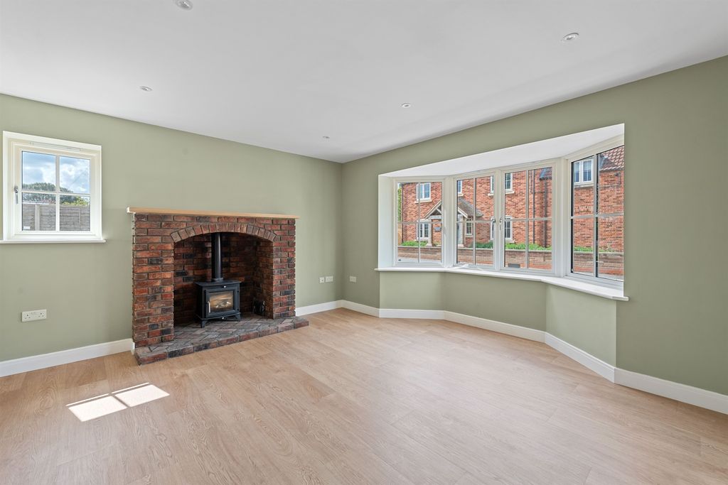 Property photo 3 of 33