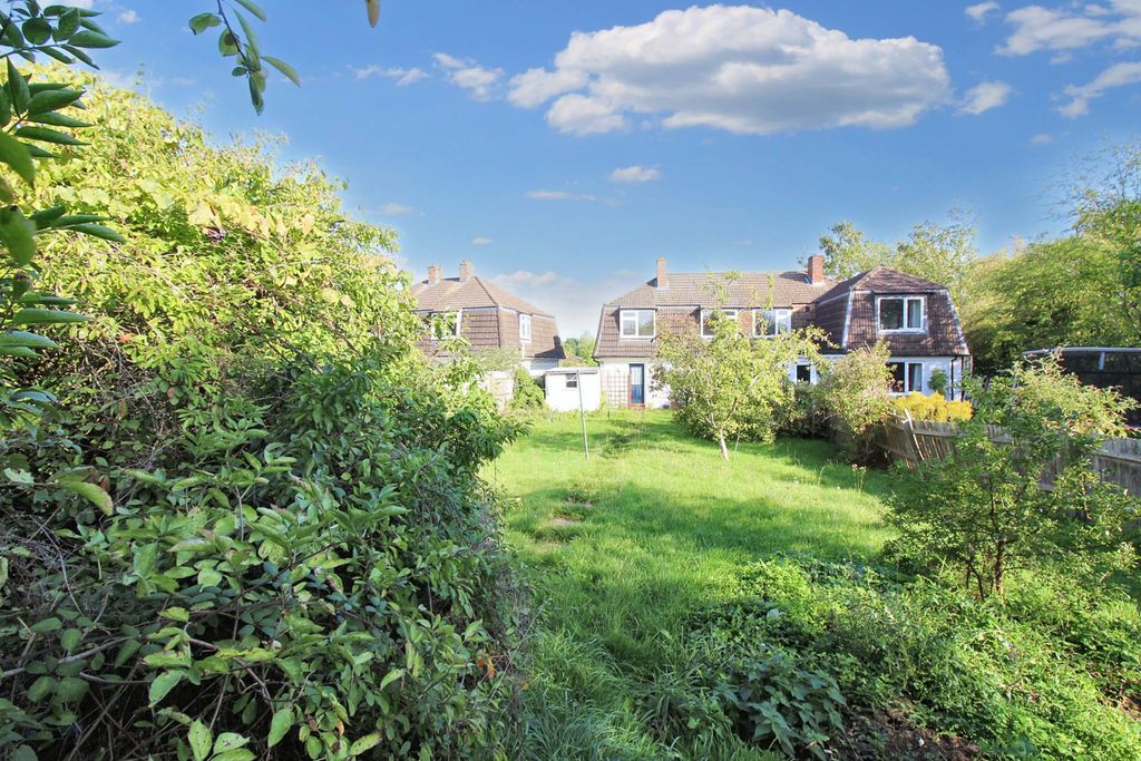 Property photo 2 of 11