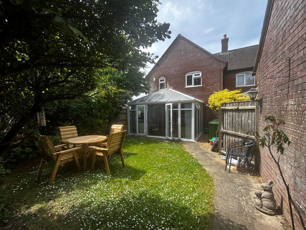 Property photo 2 of 16