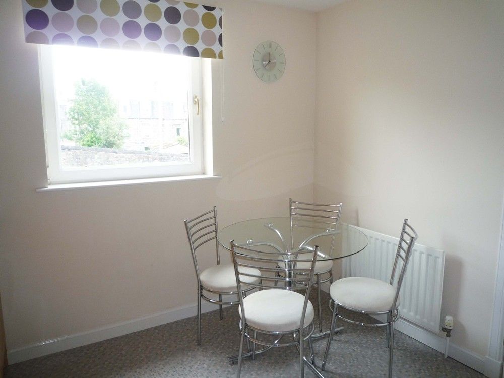 Property photo 3 of 12 Maryemsliecrt52E