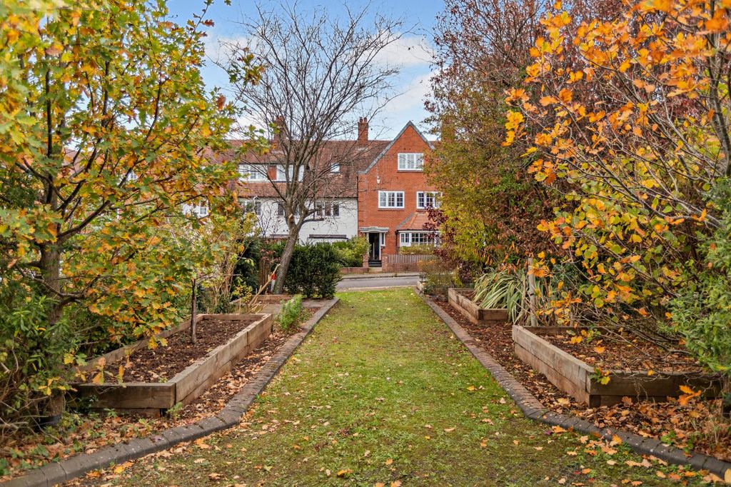 Property photo 1 of 18 44 Velwell Road