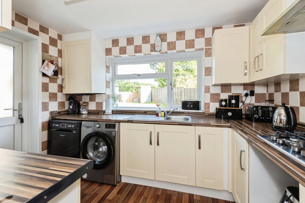 Property photo 2 of 17 Photo