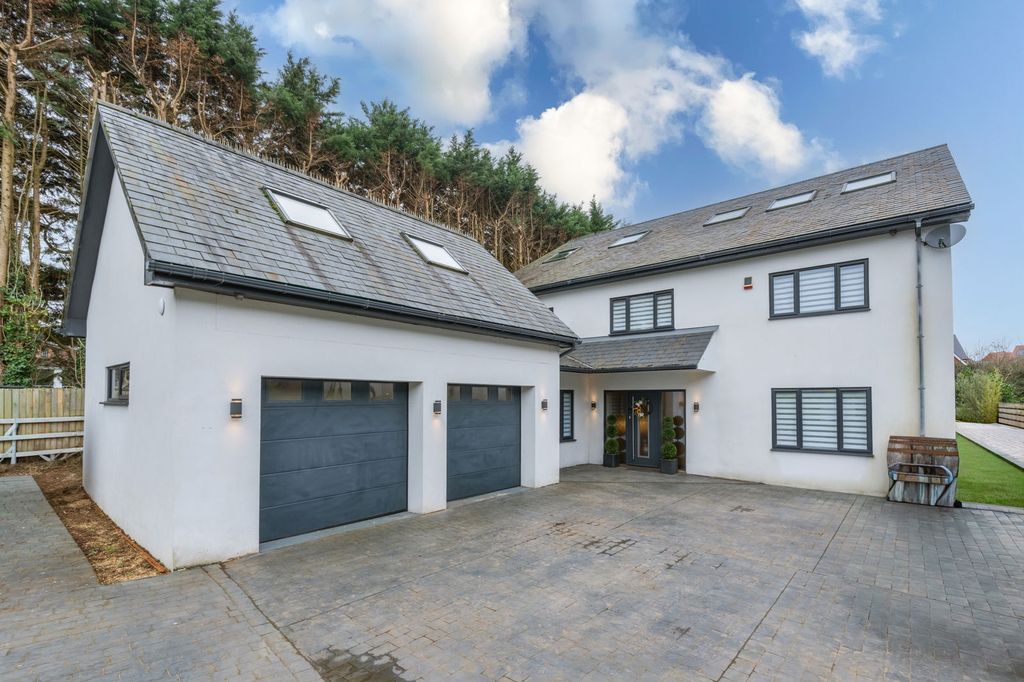 Property photo 2 of 53