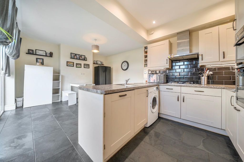 Property photo 1 of 19 1370375-14-68F8F81Dbaceb.Jpg