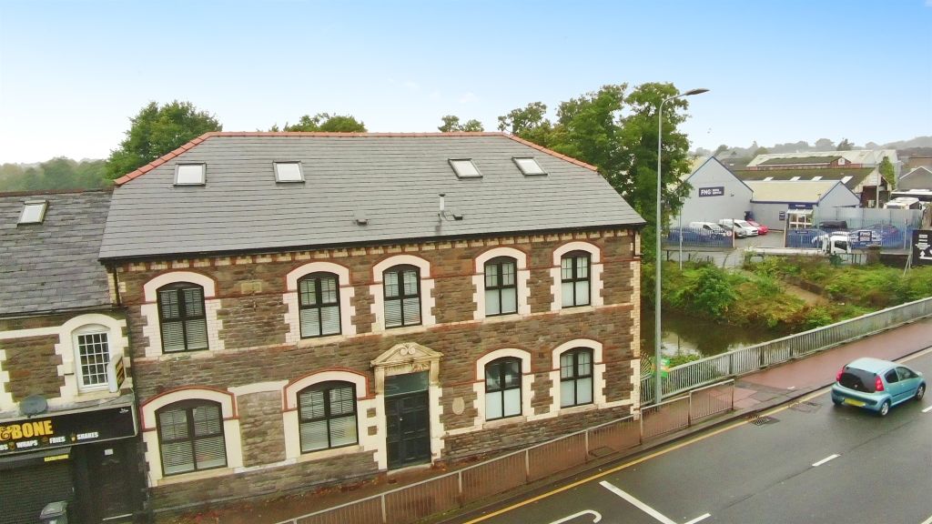 Property photo 1 of 17