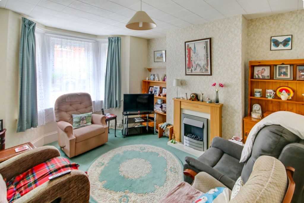 Property photo 2 of 13