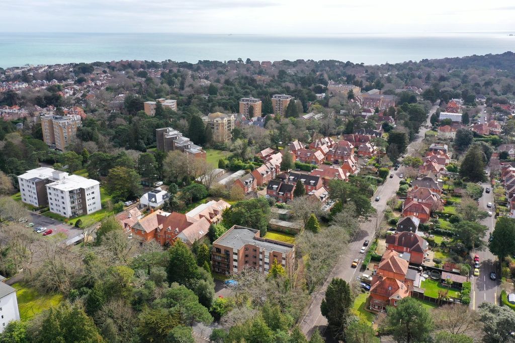 Property photo 3 of 30