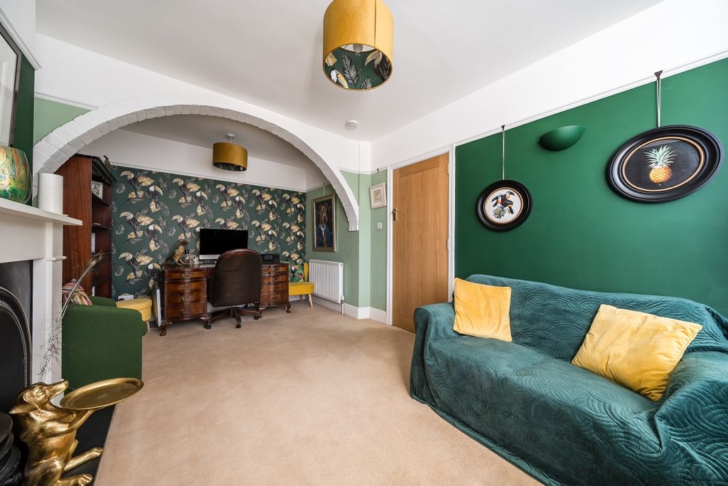 Property photo 2 of 11