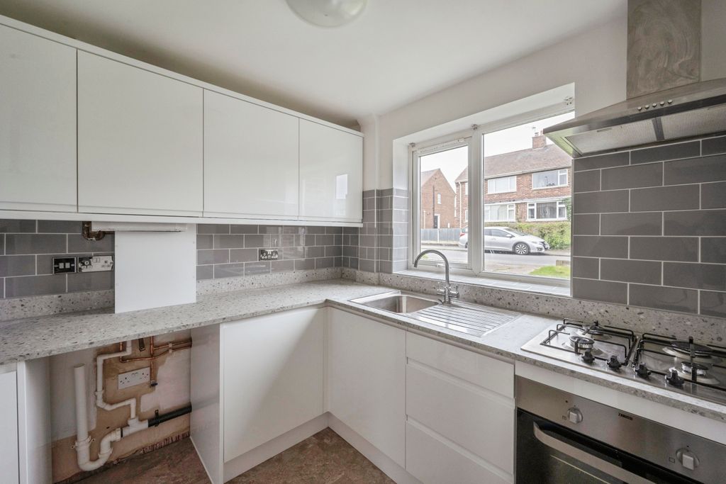 Property photo 3 of 16 Kitchen