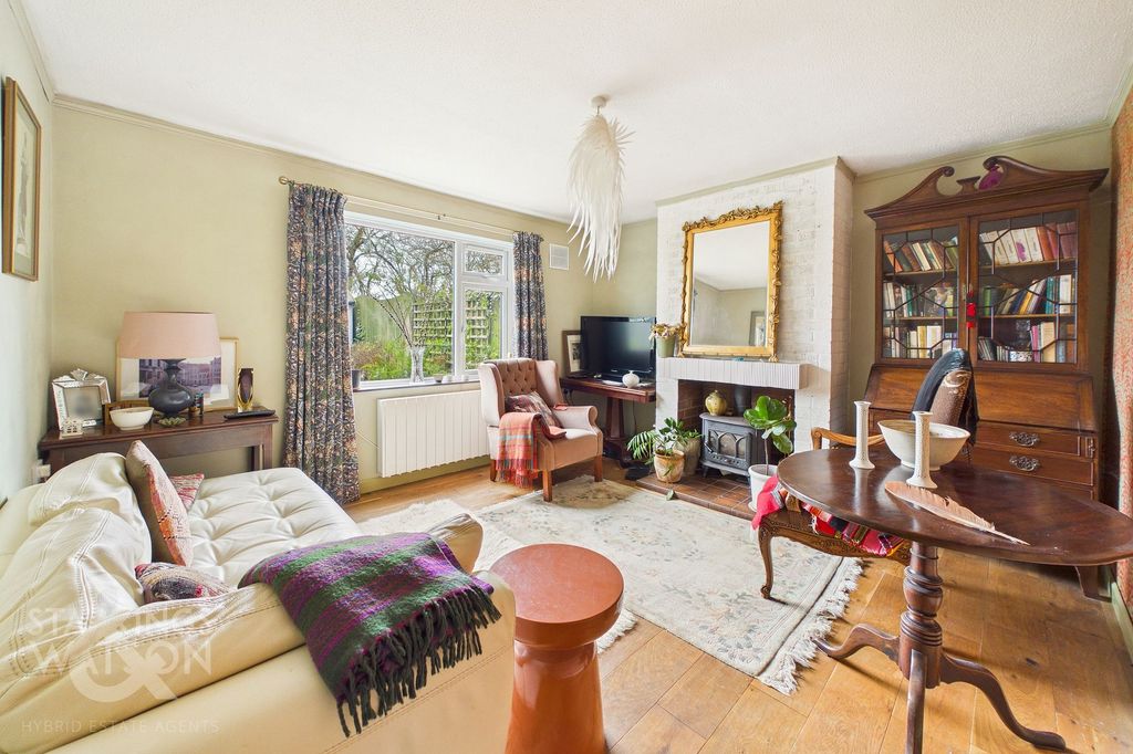 Property photo 2 of 24