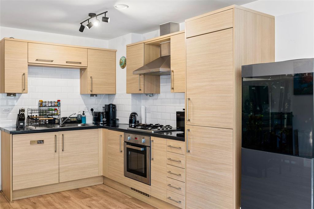 Property photo 3 of 13 3