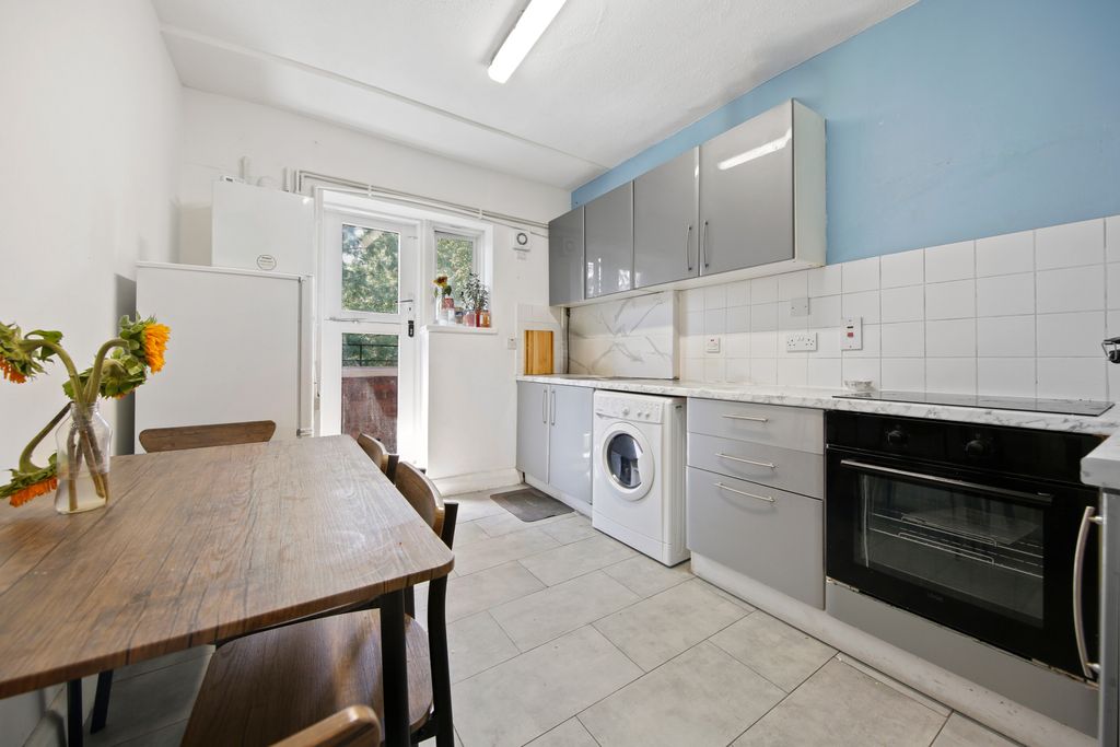 Property photo 2 of 11 Gallery