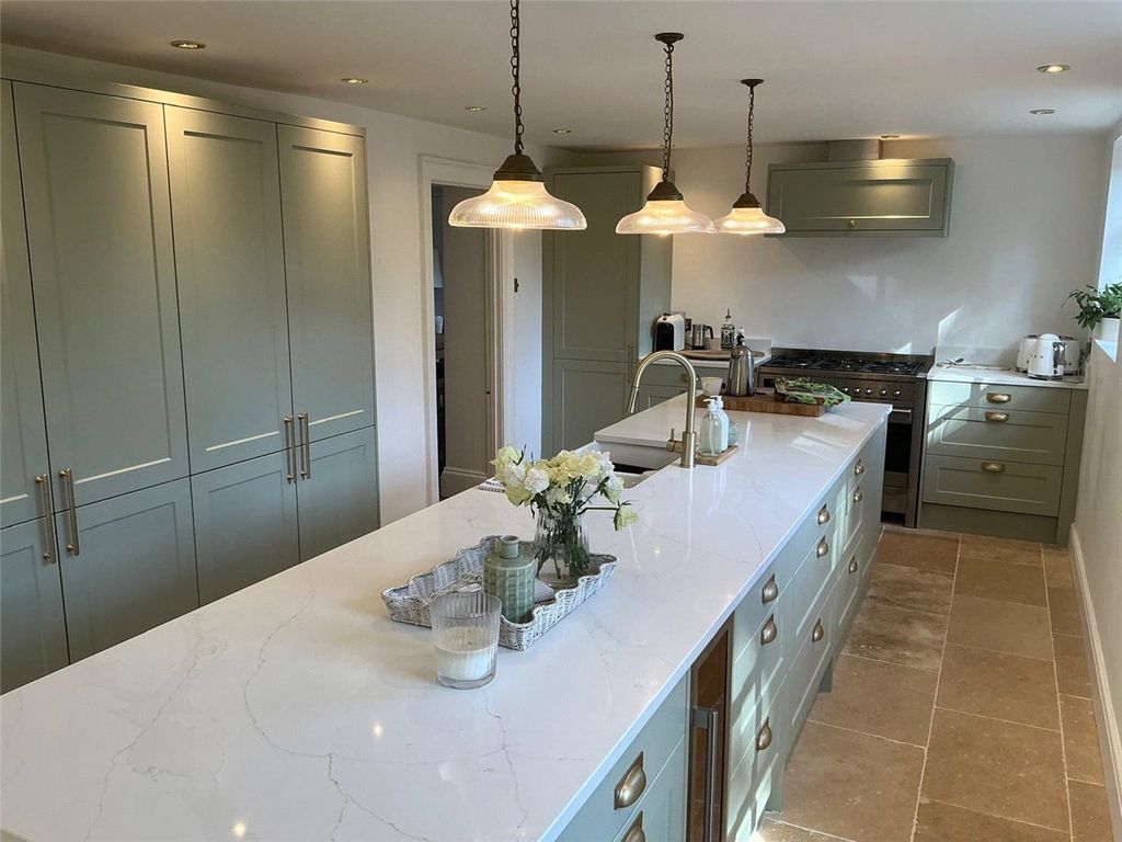 Property photo 2 of 15 Picture No. 23