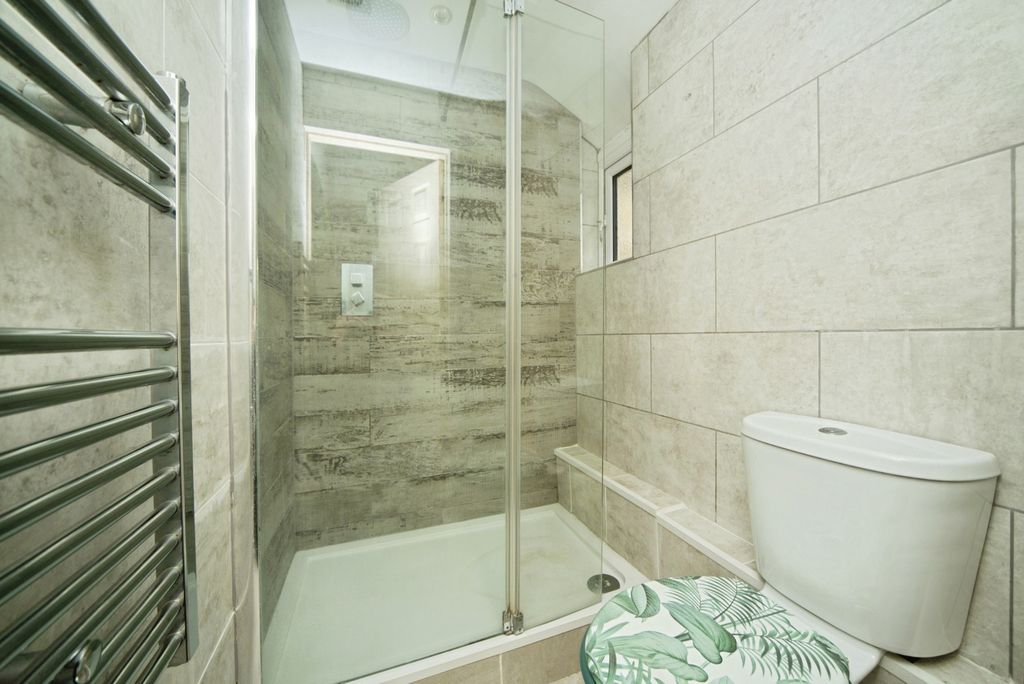 Additional image 4 of 2 bed flat for saleRutters Lane, Ilminster, Somerset TA19