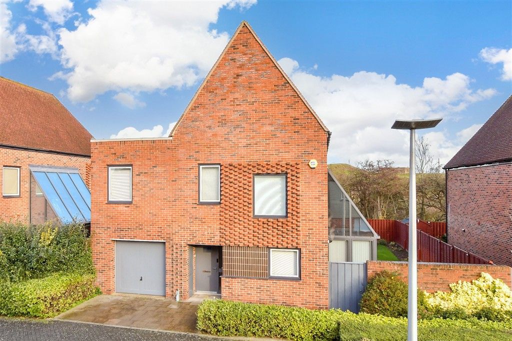 Property photo 1 of 13 External Web