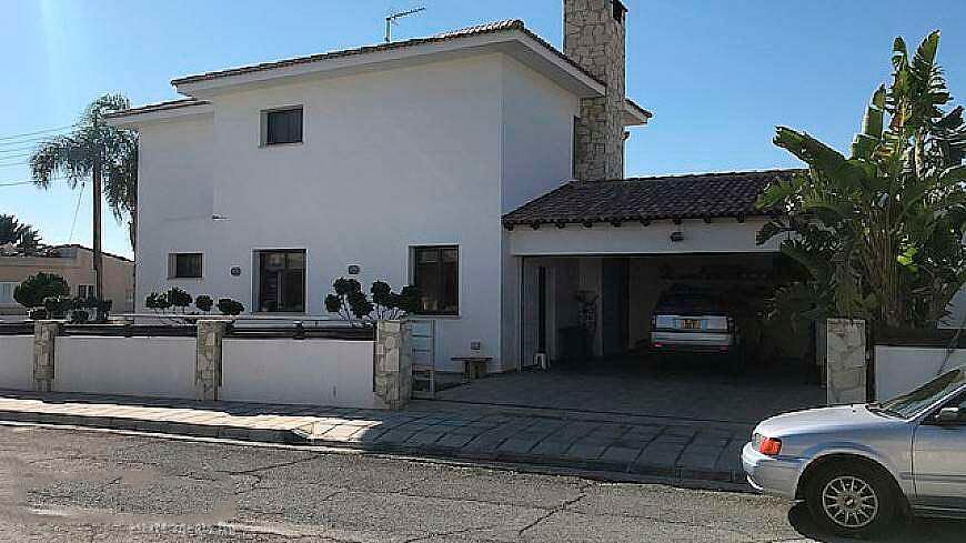 Property photo 3 of 13