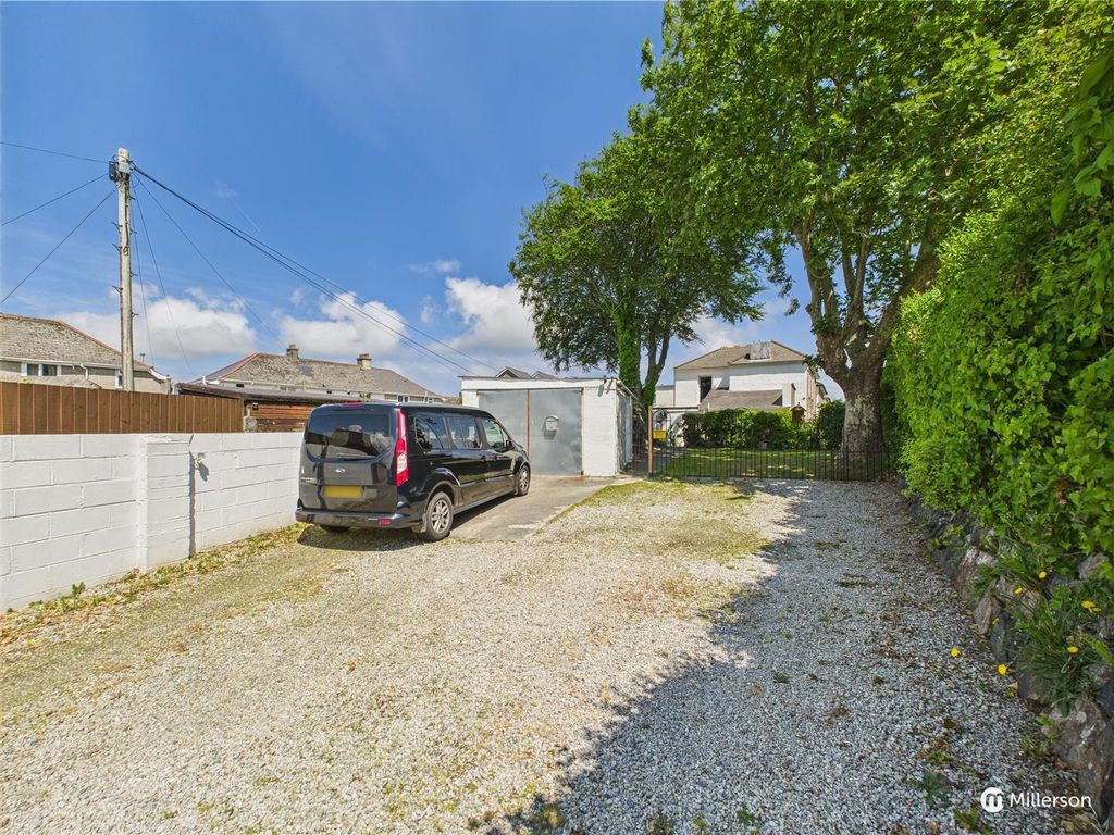 Property photo 2 of 31 Outside