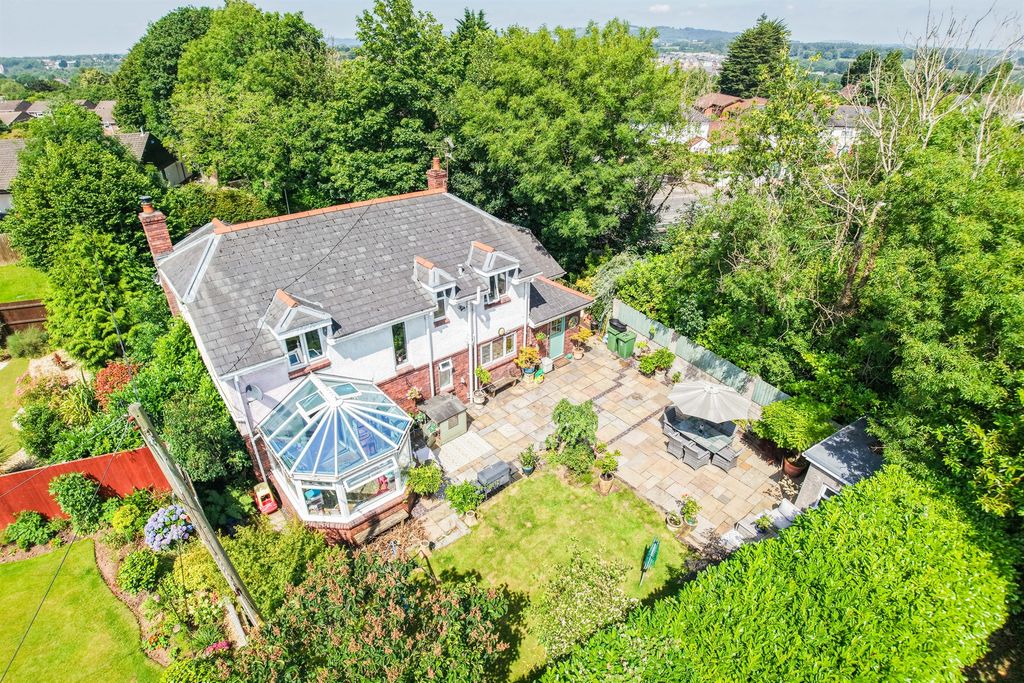 Property photo 2 of 34