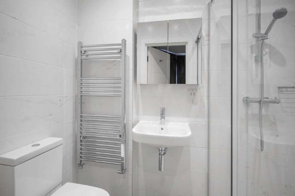 Property photo 3 of 7 378Goldhawkroad-Whit