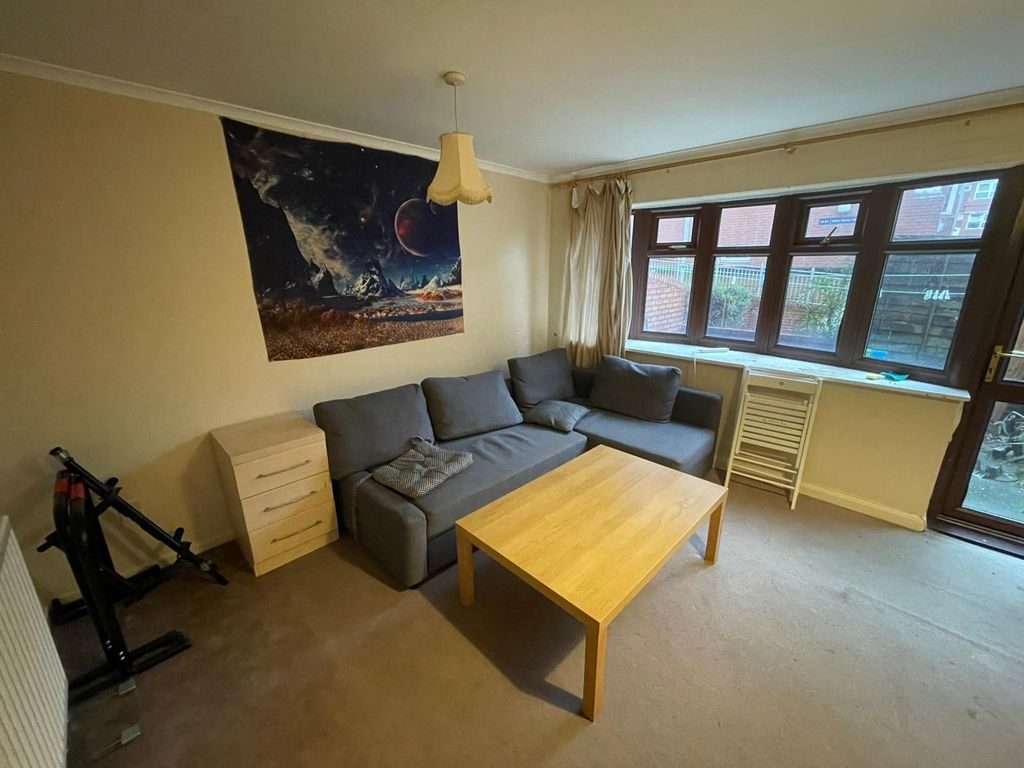 Property photo 3 of 10 Picture No. 12