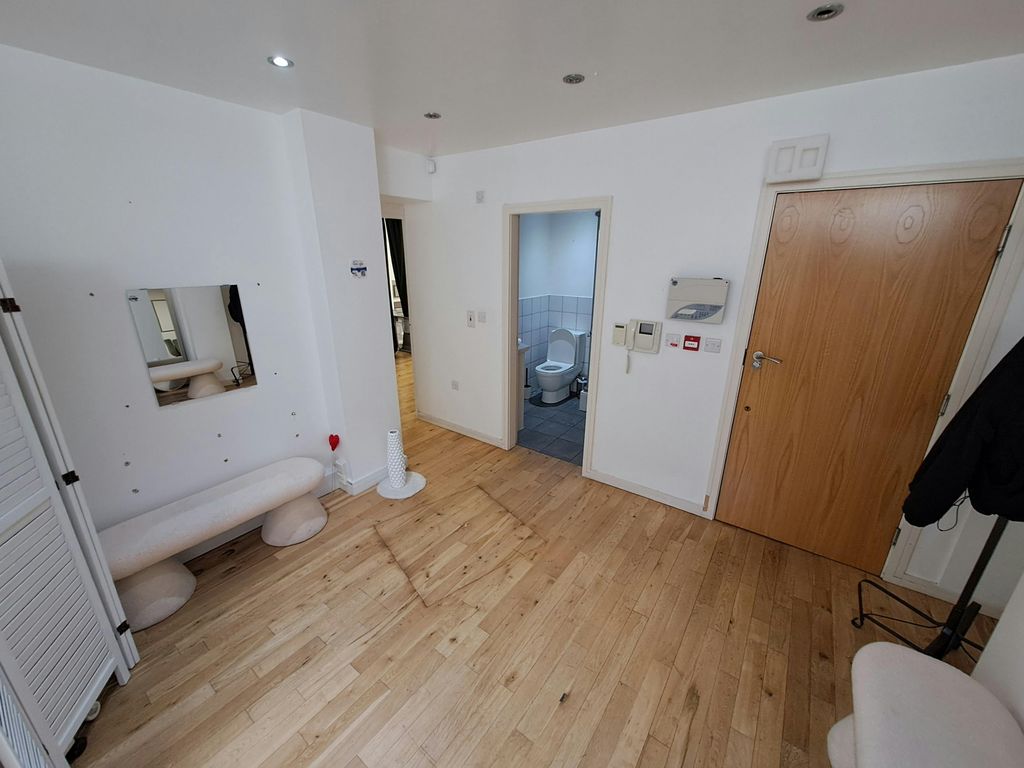 Property photo 2 of 7 1000023159.Jpg