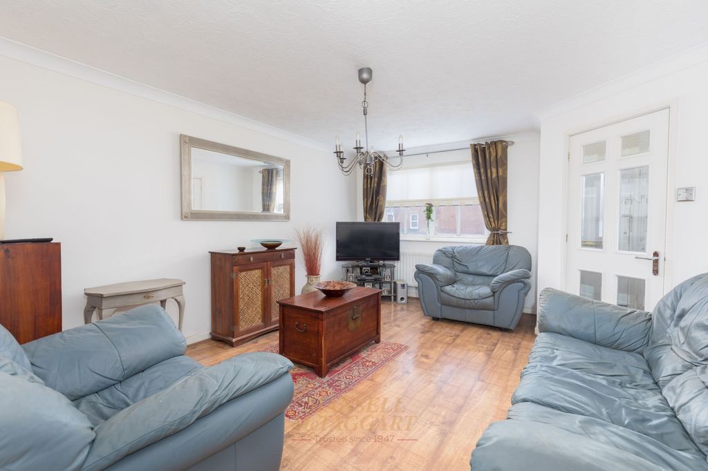 Property photo 3 of 18